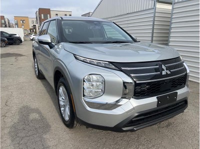 2026 Mitsubishi Outlander ES