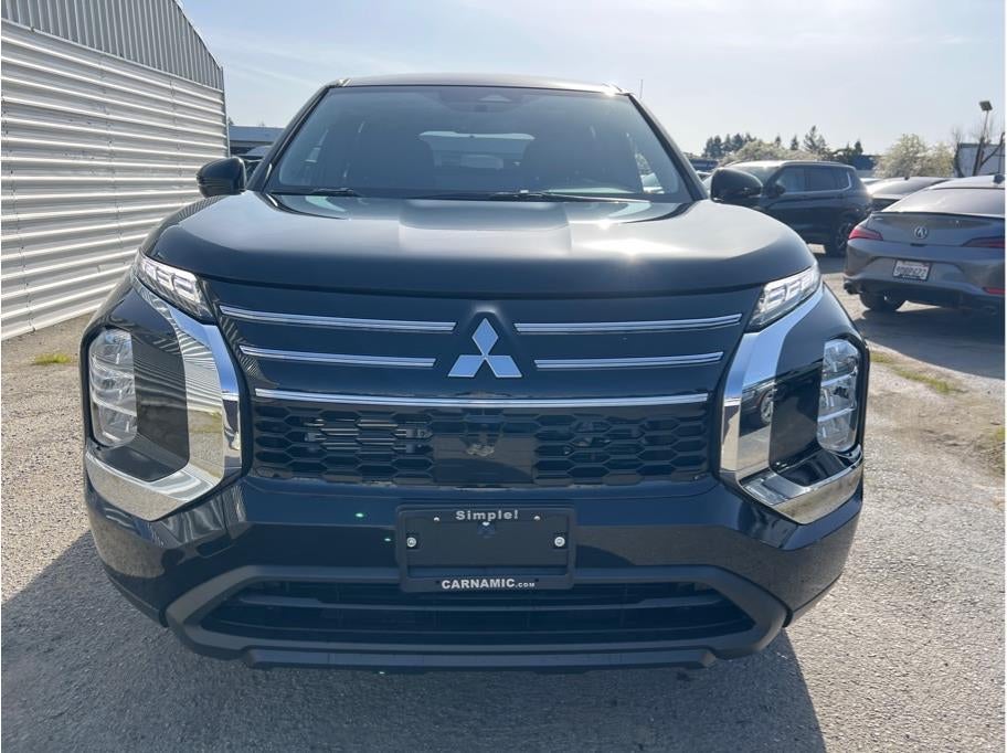 2026 Mitsubishi Outlander ES