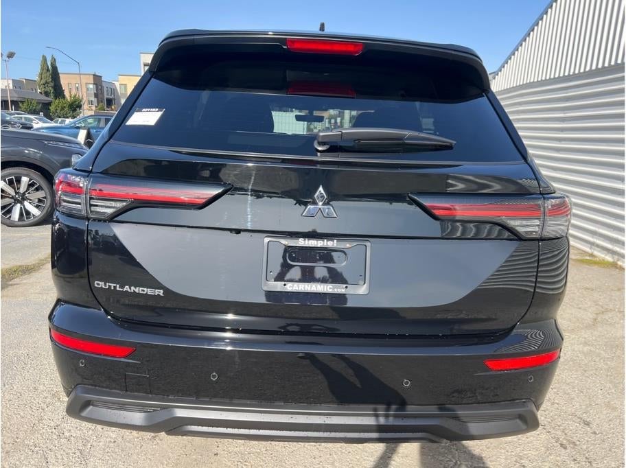 2026 Mitsubishi Outlander ES