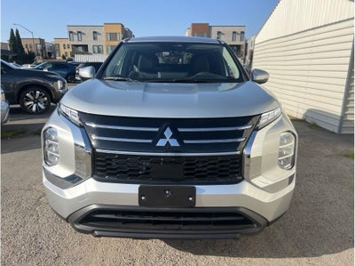 2026 Mitsubishi Outlander ES