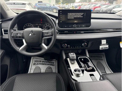 2026 Mitsubishi Outlander ES