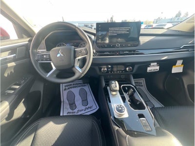 2026 Mitsubishi Outlander ES