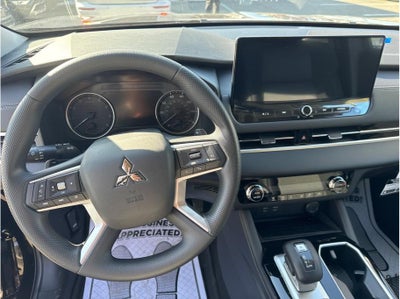 2026 Mitsubishi Outlander ES