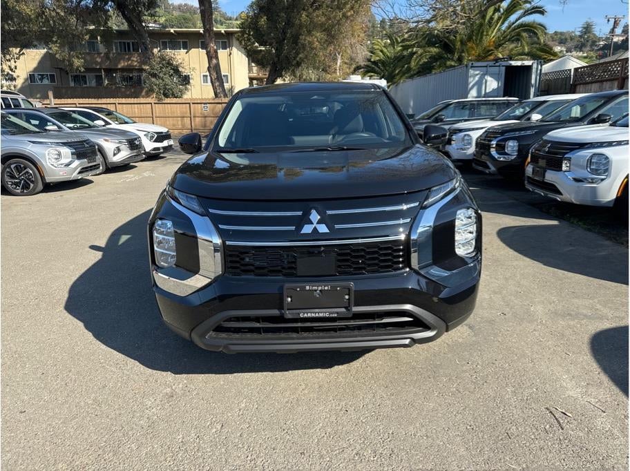 2026 Mitsubishi Outlander ES