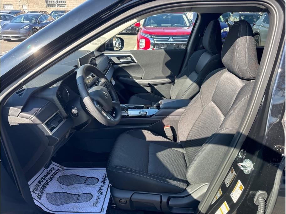 2026 Mitsubishi Outlander ES