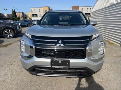 2026 Mitsubishi Outlander ES