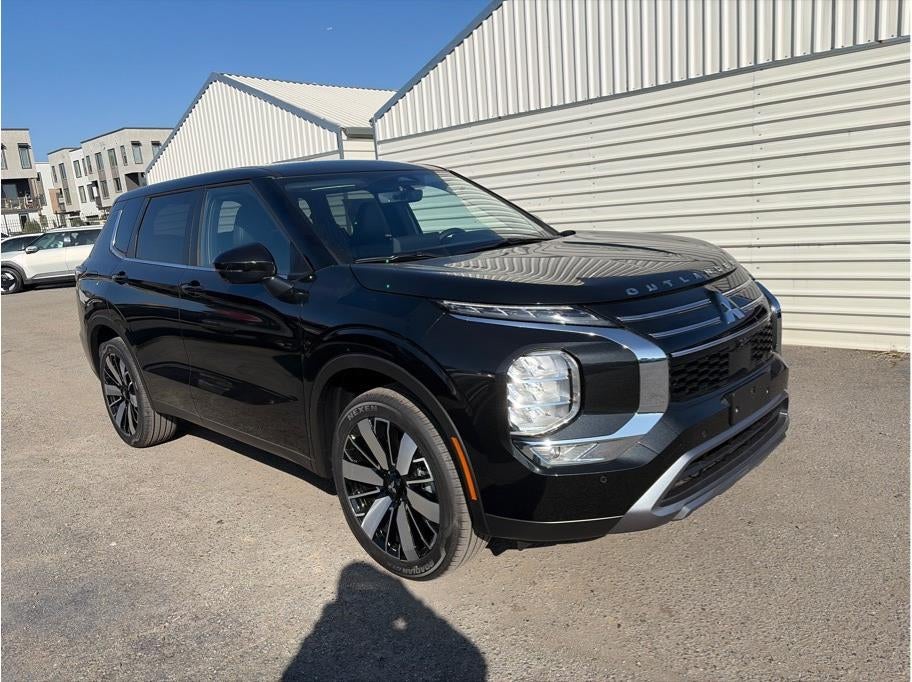 2025 Mitsubishi Outlander SE Sport Utility 4D