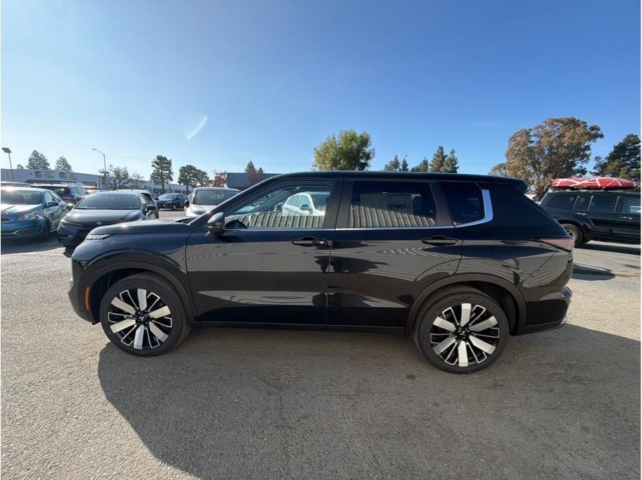 2025 Mitsubishi Outlander SE Sport Utility 4D