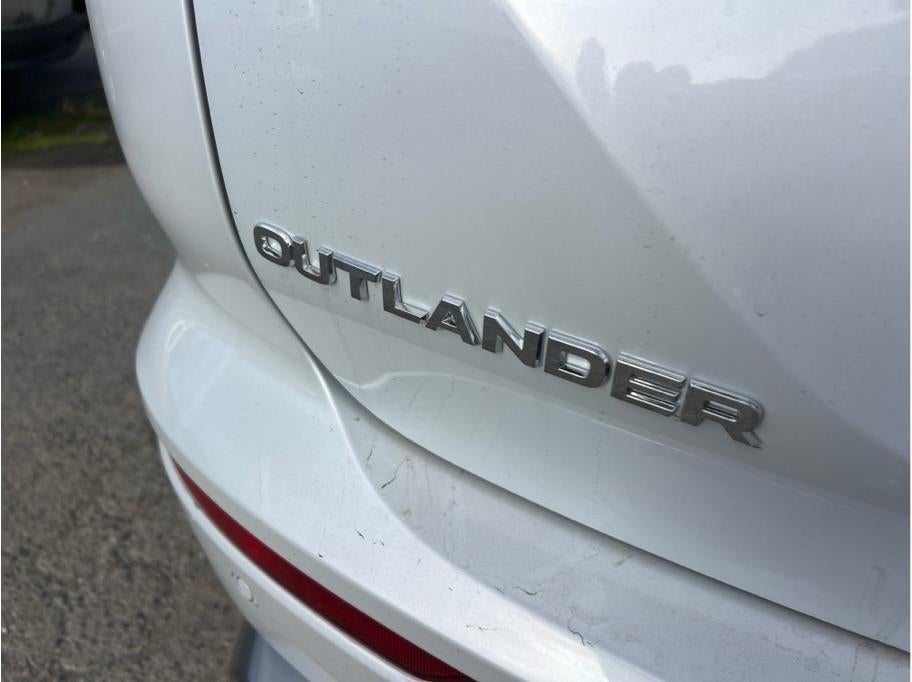 2026 Mitsubishi Outlander SE