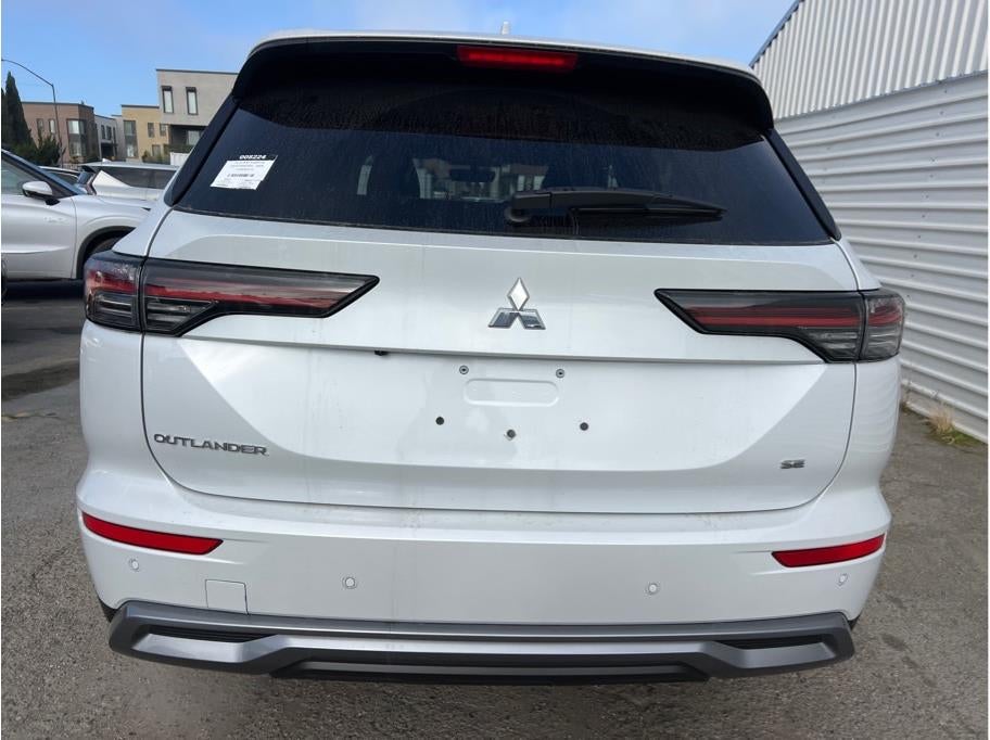 2026 Mitsubishi Outlander SE