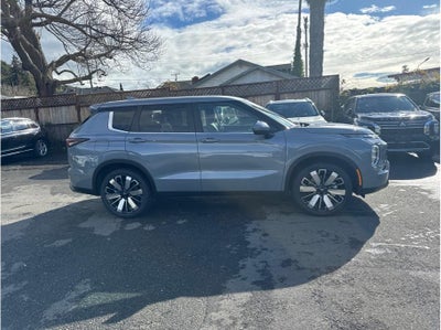 2026 Mitsubishi Outlander LE Sport Utility 4D