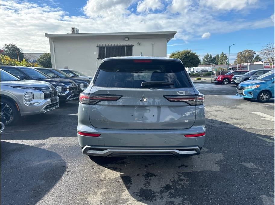 2026 Mitsubishi Outlander LE Sport Utility 4D
