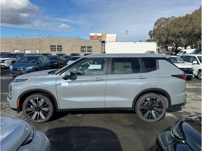 2026 Mitsubishi Outlander LE Sport Utility 4D
