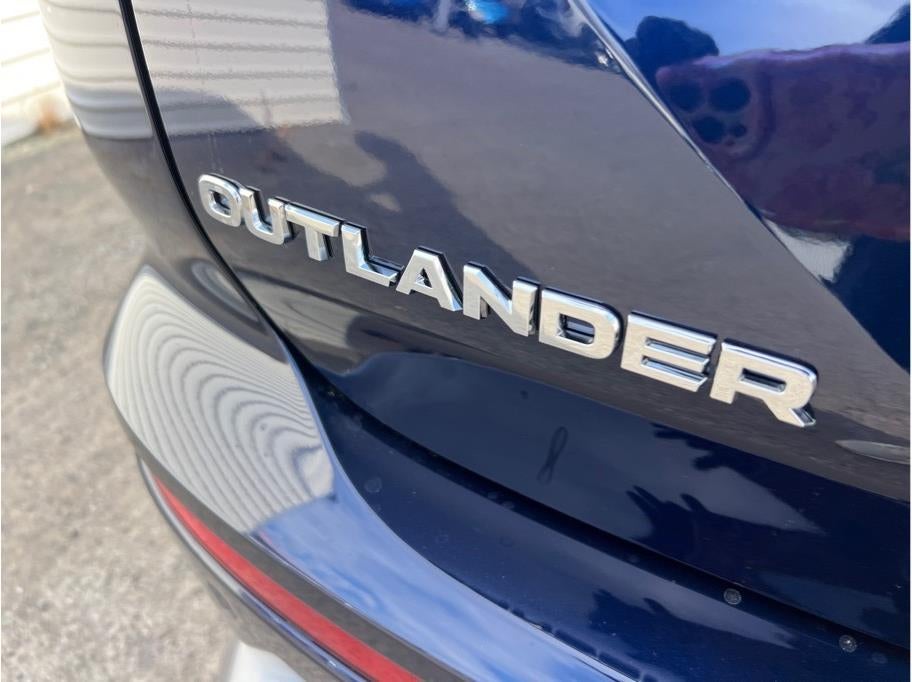 2025 Mitsubishi Outlander SE