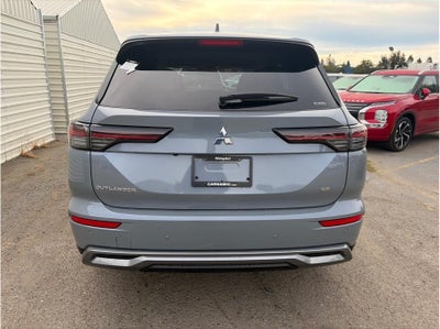 2025 Mitsubishi Outlander SE