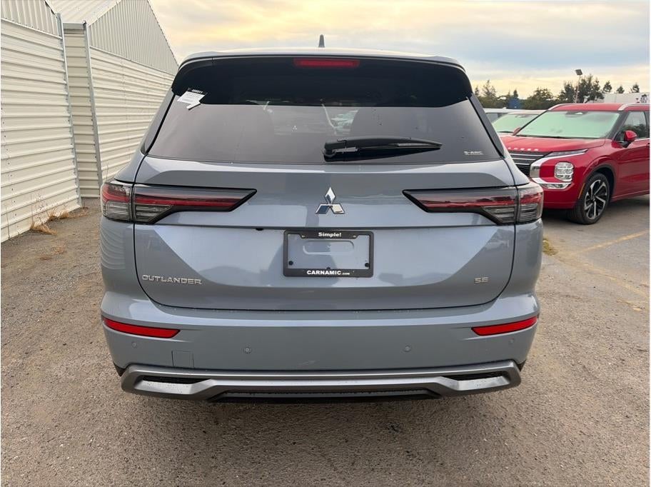 2025 Mitsubishi Outlander SE
