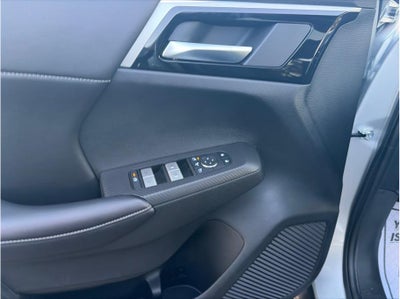 2025 Mitsubishi Outlander PHEV SE Tech Package
