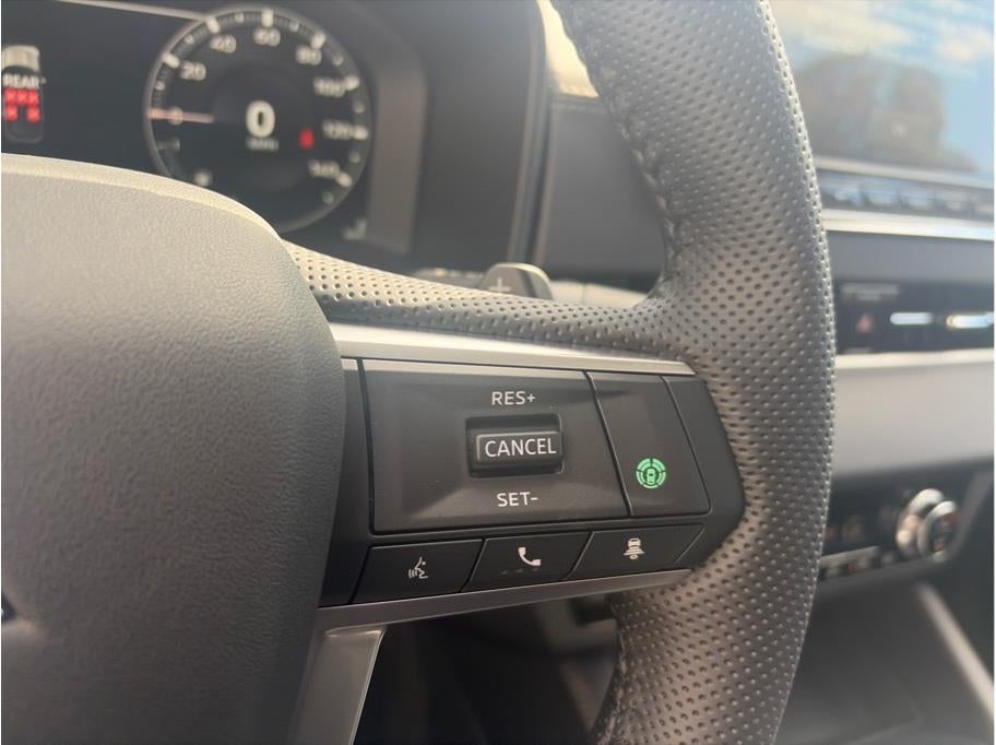 2025 Mitsubishi Outlander PHEV SE