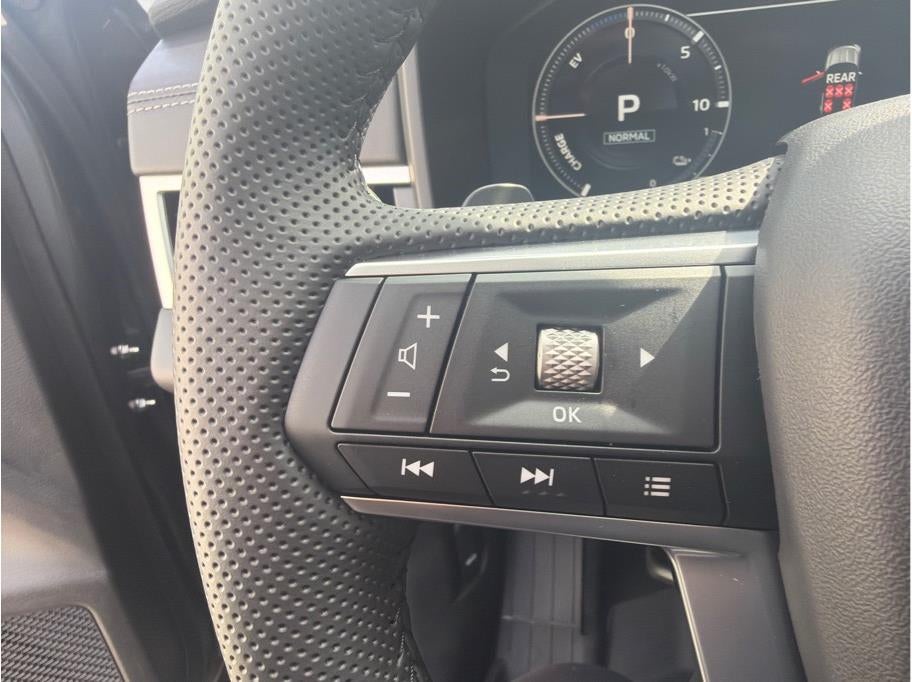 2025 Mitsubishi Outlander PHEV SE