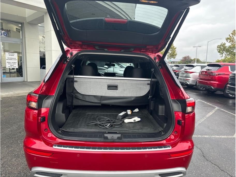 2023 Mitsubishi Outlander PHEV SEL Sport Utility 4D