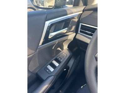 2026 Mitsubishi Outlander PHEV SE