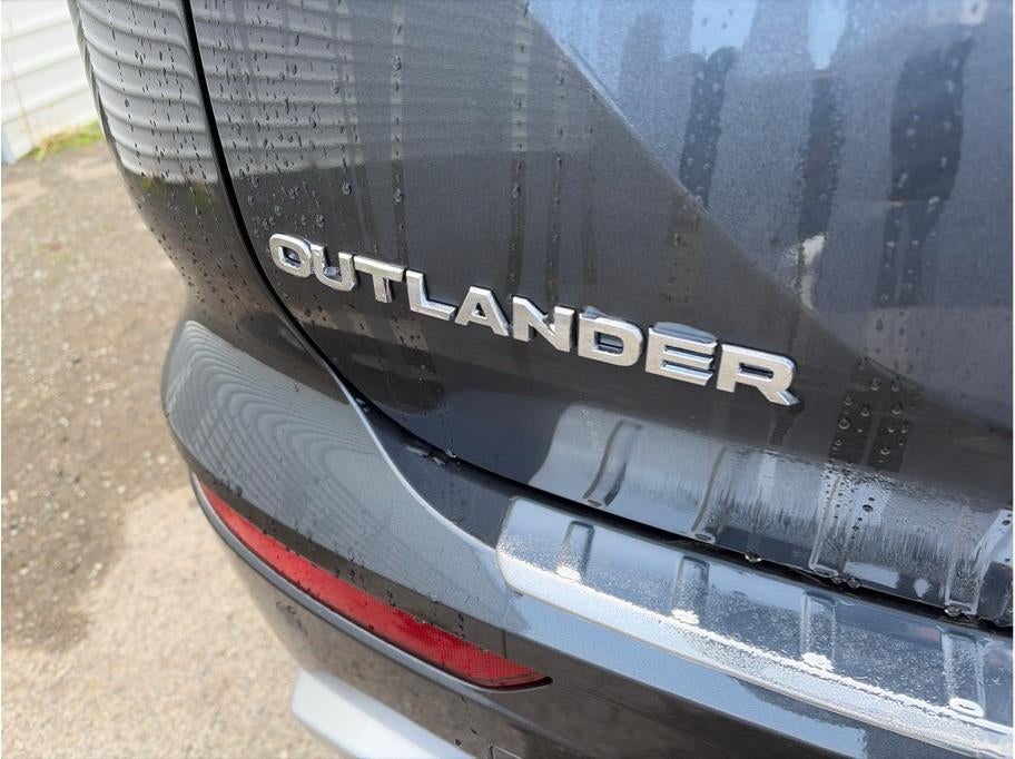 2025 Mitsubishi Outlander PHEV SE