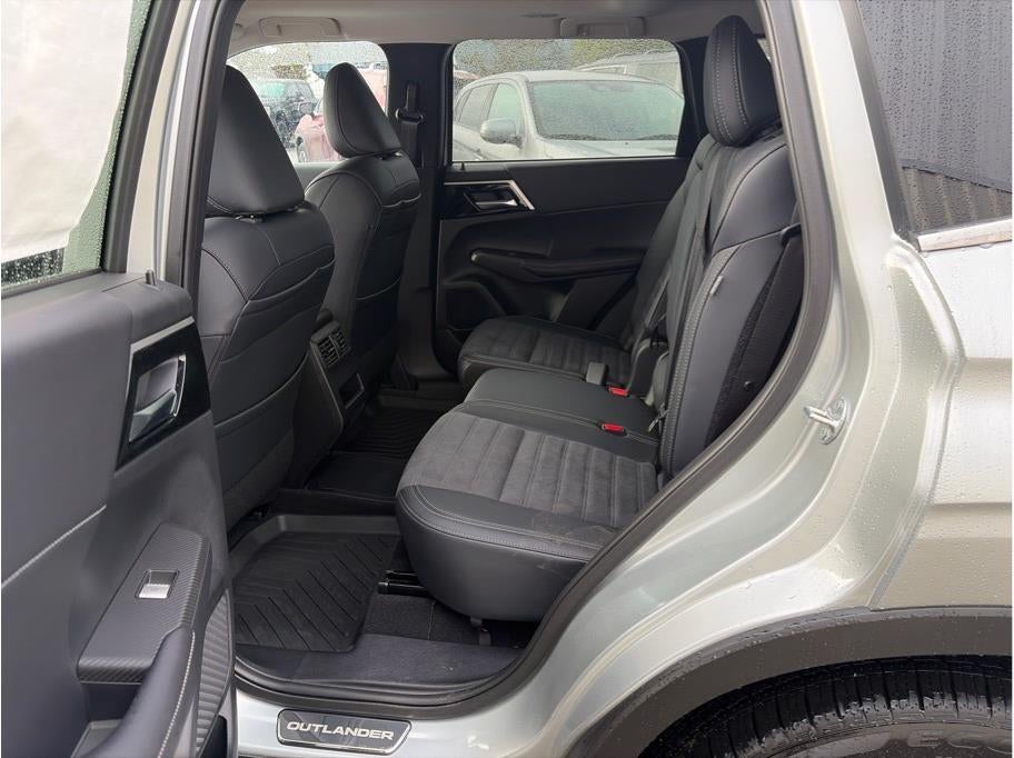 2025 Mitsubishi Outlander PHEV SE