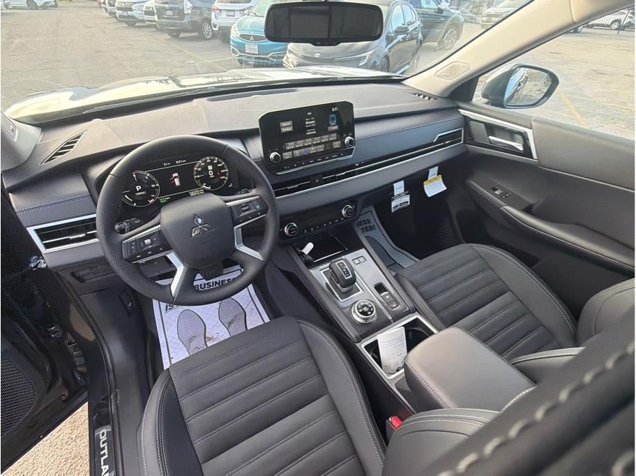 2025 Mitsubishi Outlander PHEV SE Tech Package