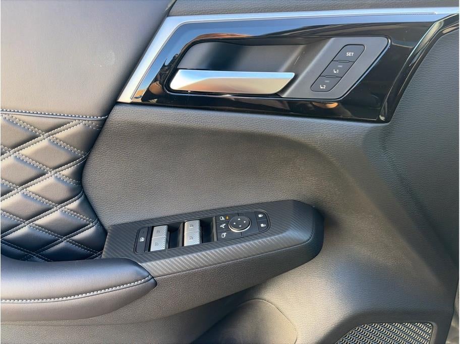 2025 Mitsubishi Outlander PHEV SEL