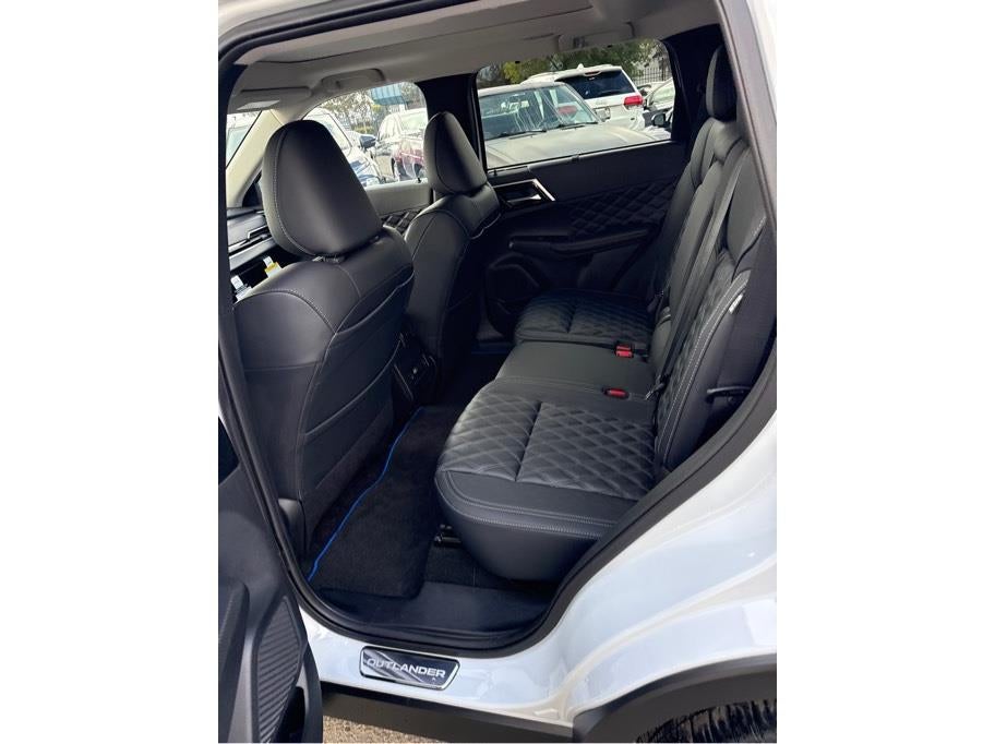 2025 Mitsubishi Outlander PHEV SEL