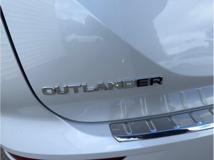 2025 Mitsubishi Outlander PHEV SEL