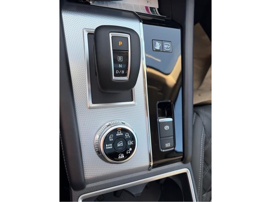 2025 Mitsubishi Outlander PHEV SEL