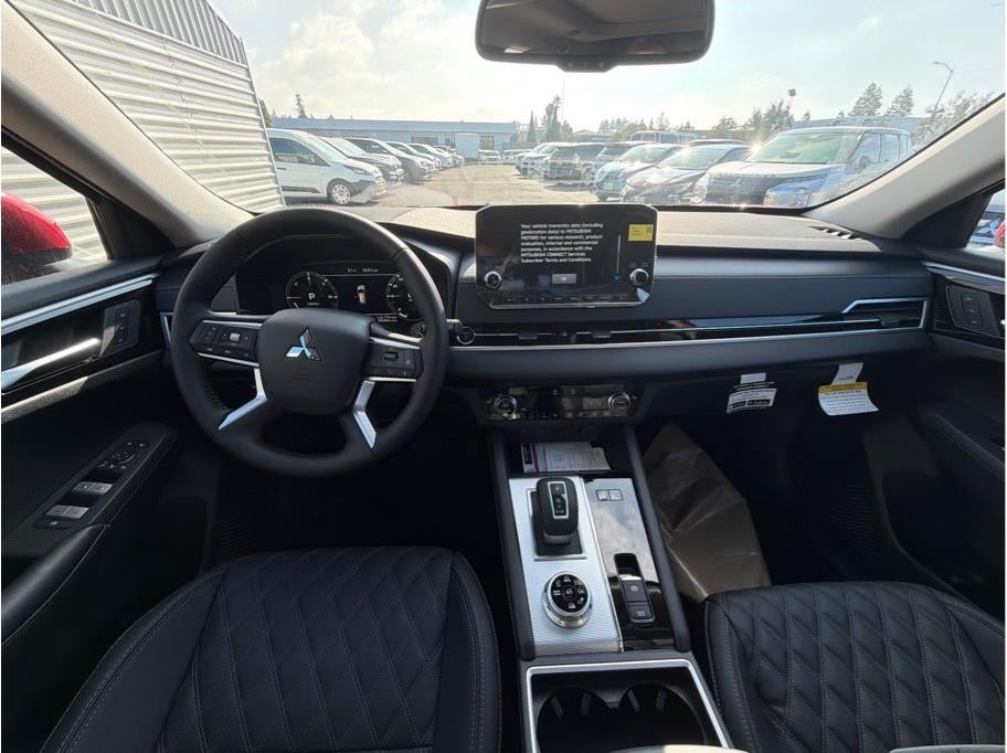 2025 Mitsubishi Outlander PHEV SEL