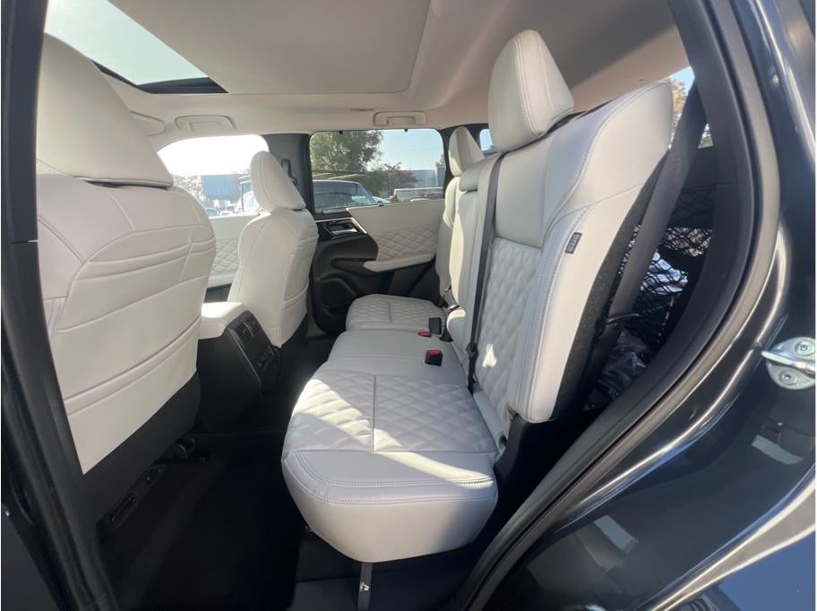 2025 Mitsubishi Outlander PHEV SEL