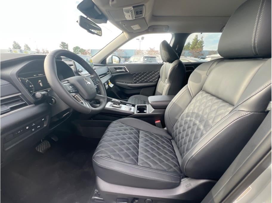 2025 Mitsubishi Outlander PHEV SEL