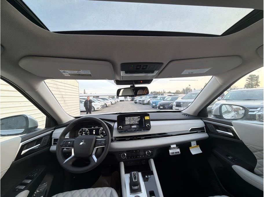 2025 Mitsubishi Outlander PHEV SEL