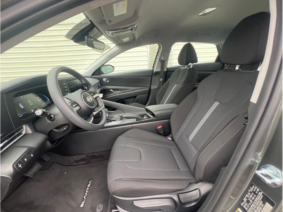 2026 Hyundai Elantra SE Sedan 4D