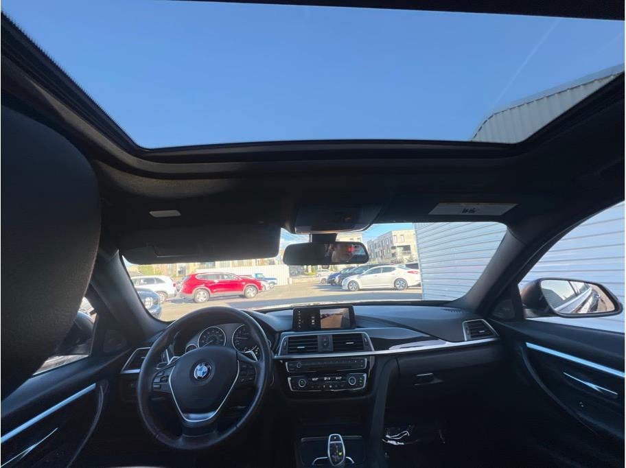 2018 BMW 3 Series 330i Sedan 4D