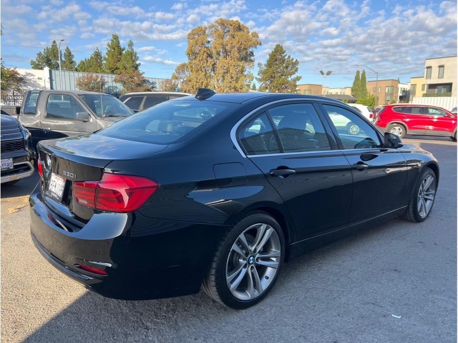2018 BMW 3 Series 330i Sedan 4D