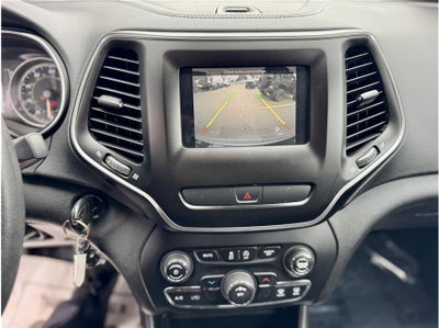 2019 Jeep Cherokee Latitude Sport Utility 4D