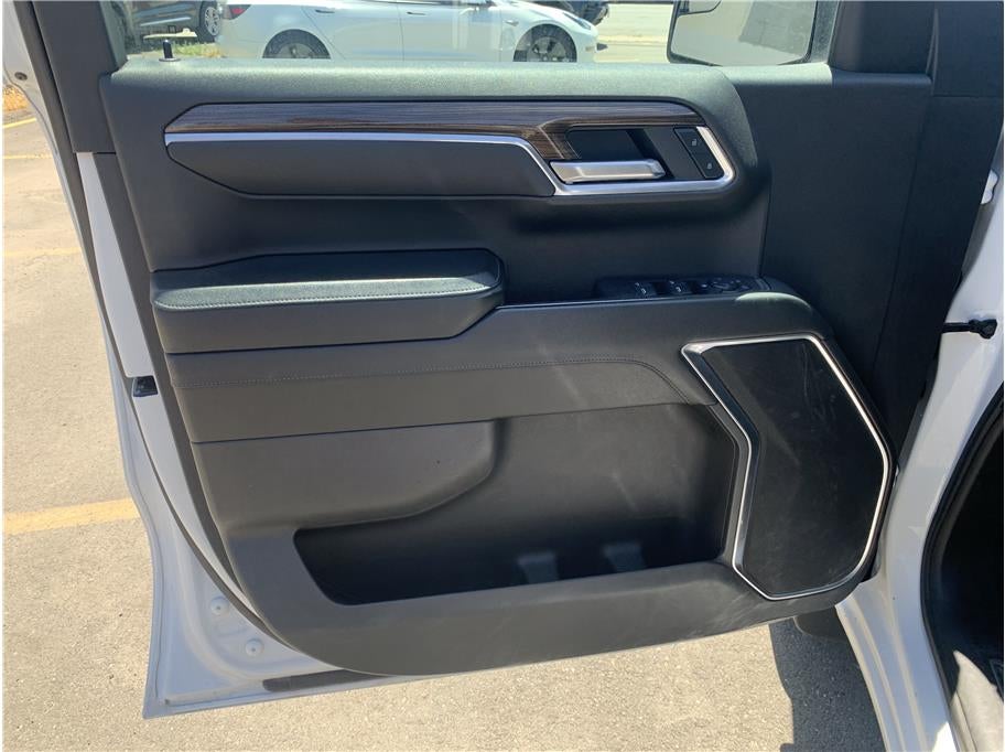 2025 Chevrolet Silverado 1500 Crew Cab LT Pickup 4D 5 3/4 ft