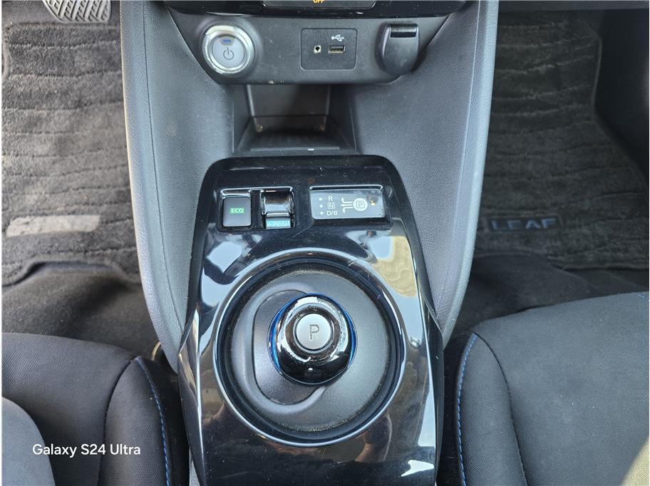 2018 Nissan LEAF SV Hatchback 4D