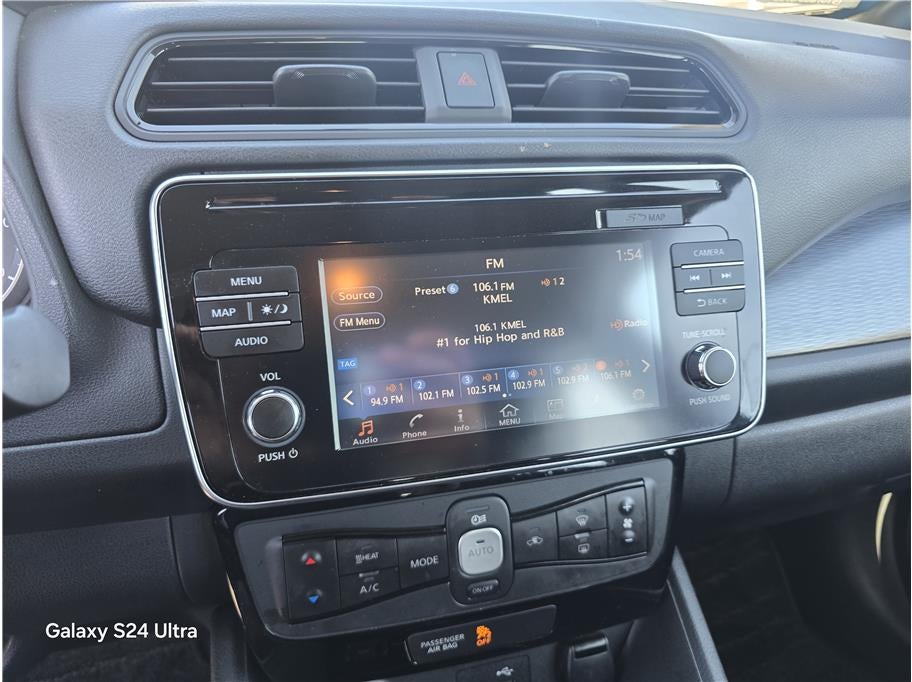 2018 Nissan LEAF SV Hatchback 4D