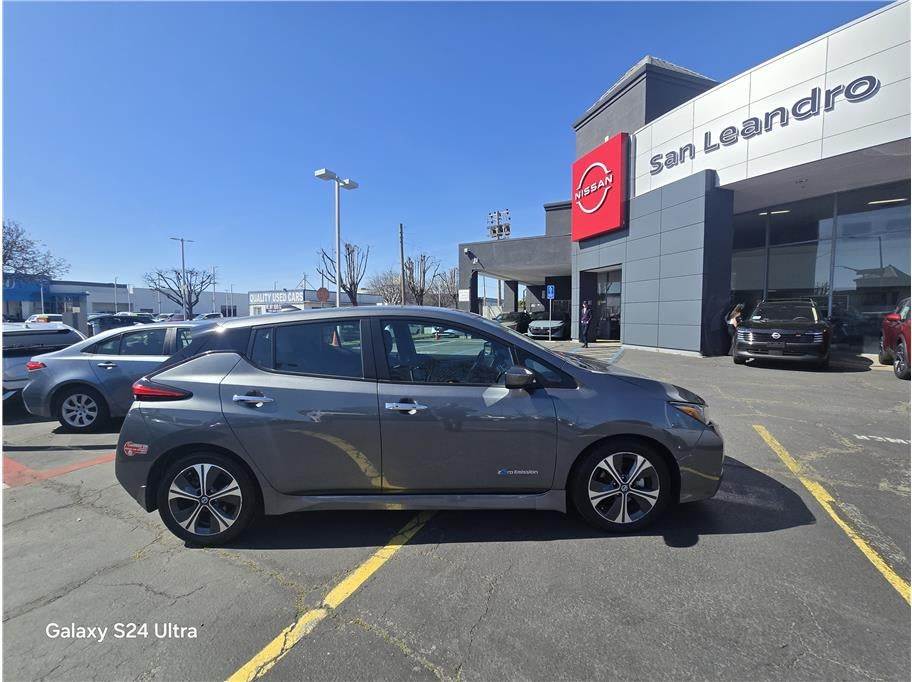 2018 Nissan LEAF SV Hatchback 4D