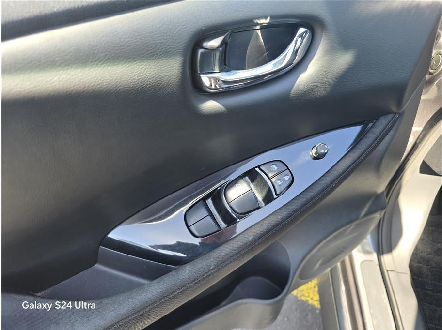 2018 Nissan LEAF SV Hatchback 4D