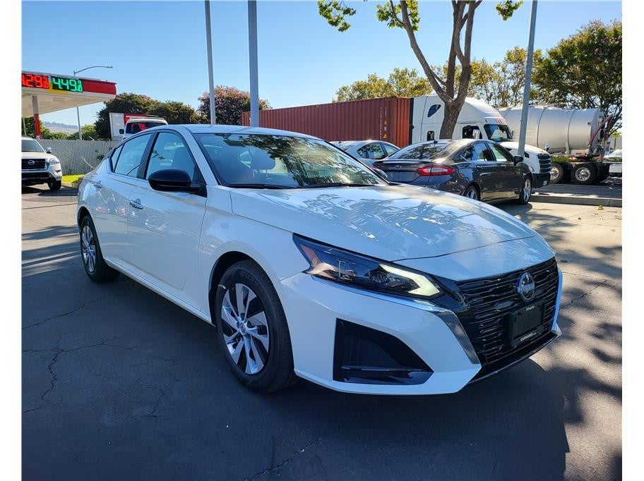 2025 Nissan Altima 2.5 S Sedan 4D