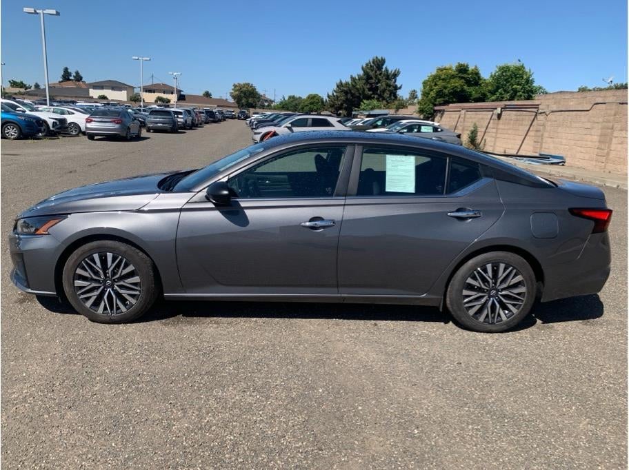 2025 Nissan Altima 2.5 SV Sedan 4D