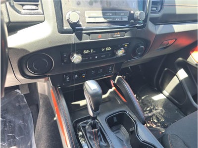 2022 Nissan Frontier Crew Cab PRO-X Pickup 4D 5 ft