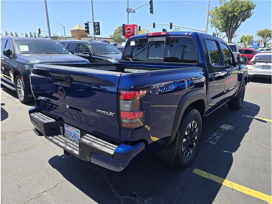 2022 Nissan Frontier Crew Cab PRO-X Pickup 4D 5 ft