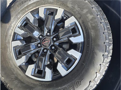 2022 Nissan Frontier Crew Cab PRO-X Pickup 4D 5 ft